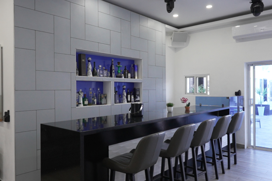 Bar completo con licores